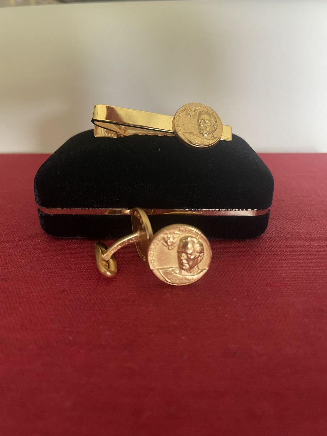 George H.W. Bush  - Tie Bar and Cufflink Set